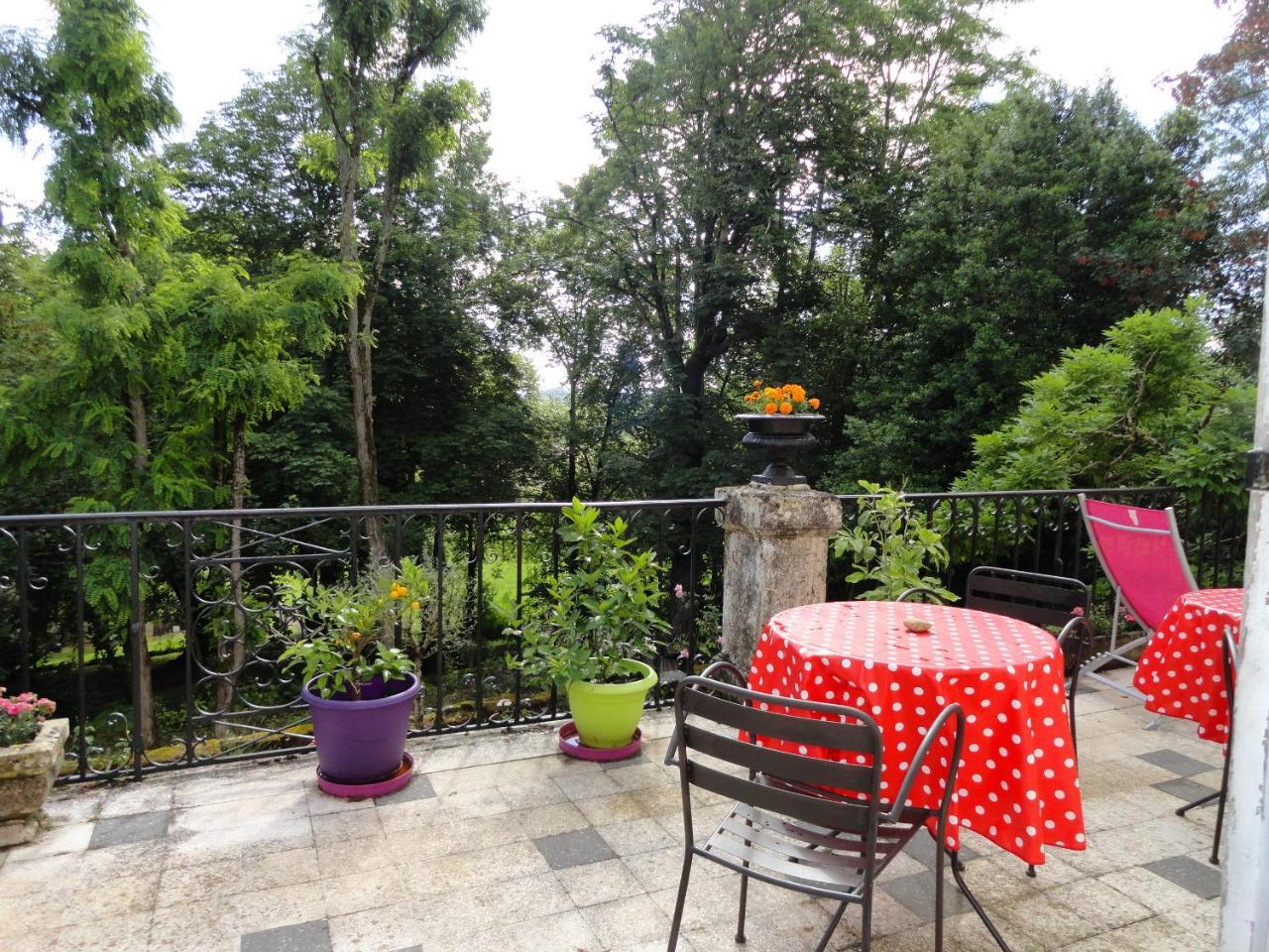 Bed and Breakfast Le Figuier de Pauline Luzech Exterior foto
