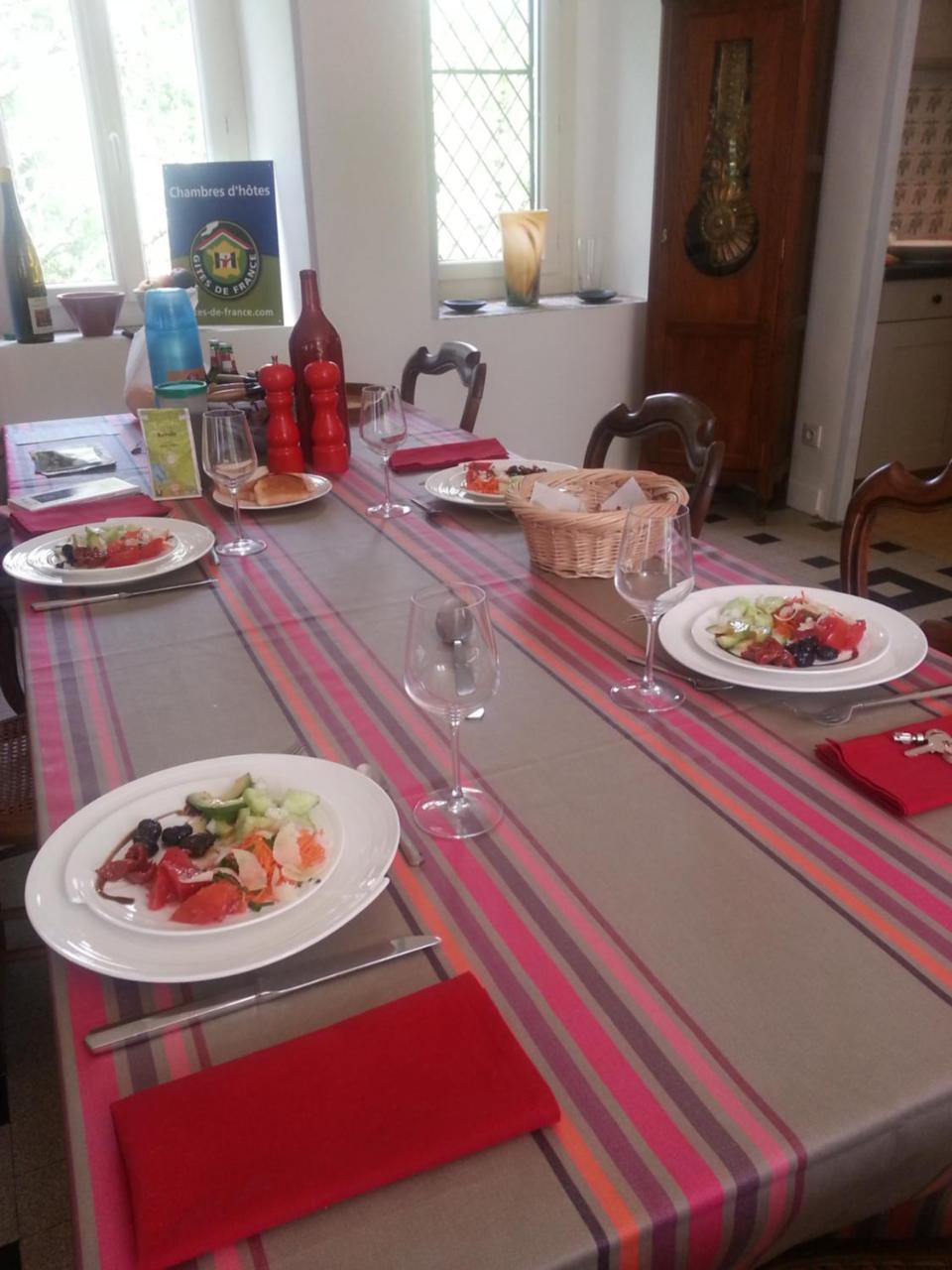 Bed and Breakfast Le Figuier de Pauline Luzech Exterior foto